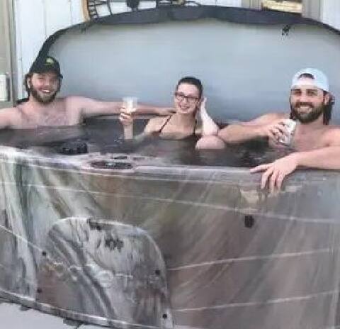 Riverside w/WIFI-Hot Tub-Sauna-Fireplace