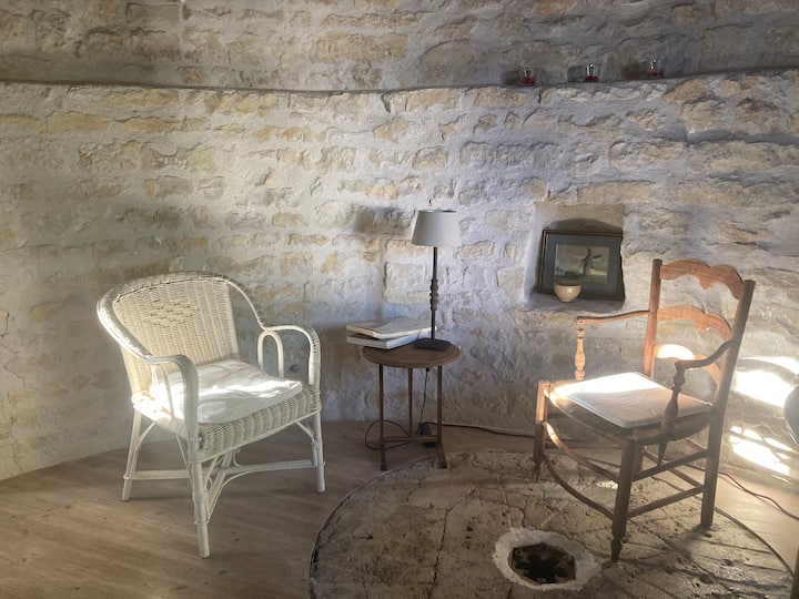 Le Moulin D'esnandes, Moulin à Vent Du Xviiie - Charente-Maritime