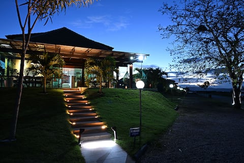 Bungalow with 4 en-suites, heated pool and whirlpool.