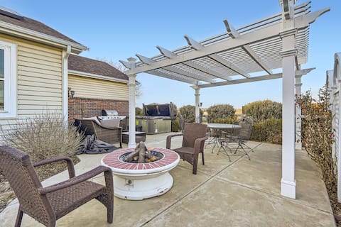 Modern Resort 3BR 3 bath ranch Oasis / Hot Tub/