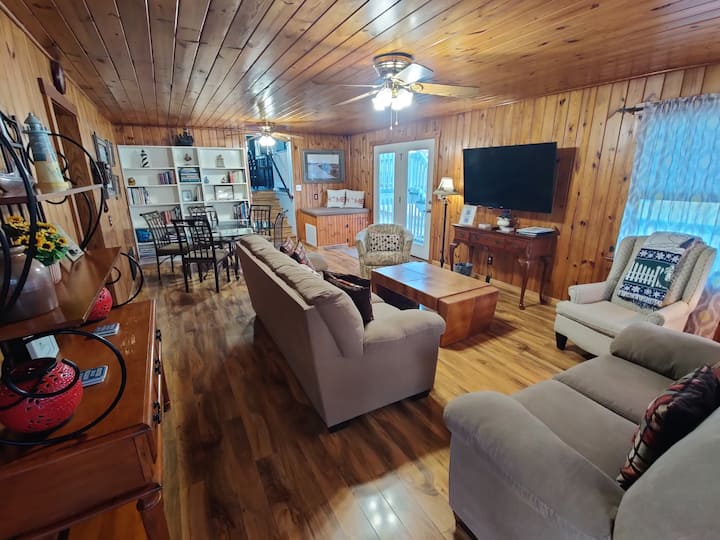 Sandy Snouts Retreat, Pet Friendly W/fire Pit - Holden Beach, NC