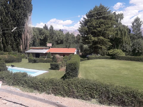 Anuncio de Airbnb popular: Uspallata Areas en Departamento Las Heras