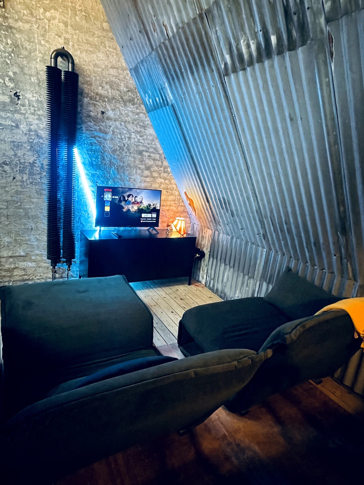 Top Airbnb: Stylish and charming "The heart of Bruges" in Brugge