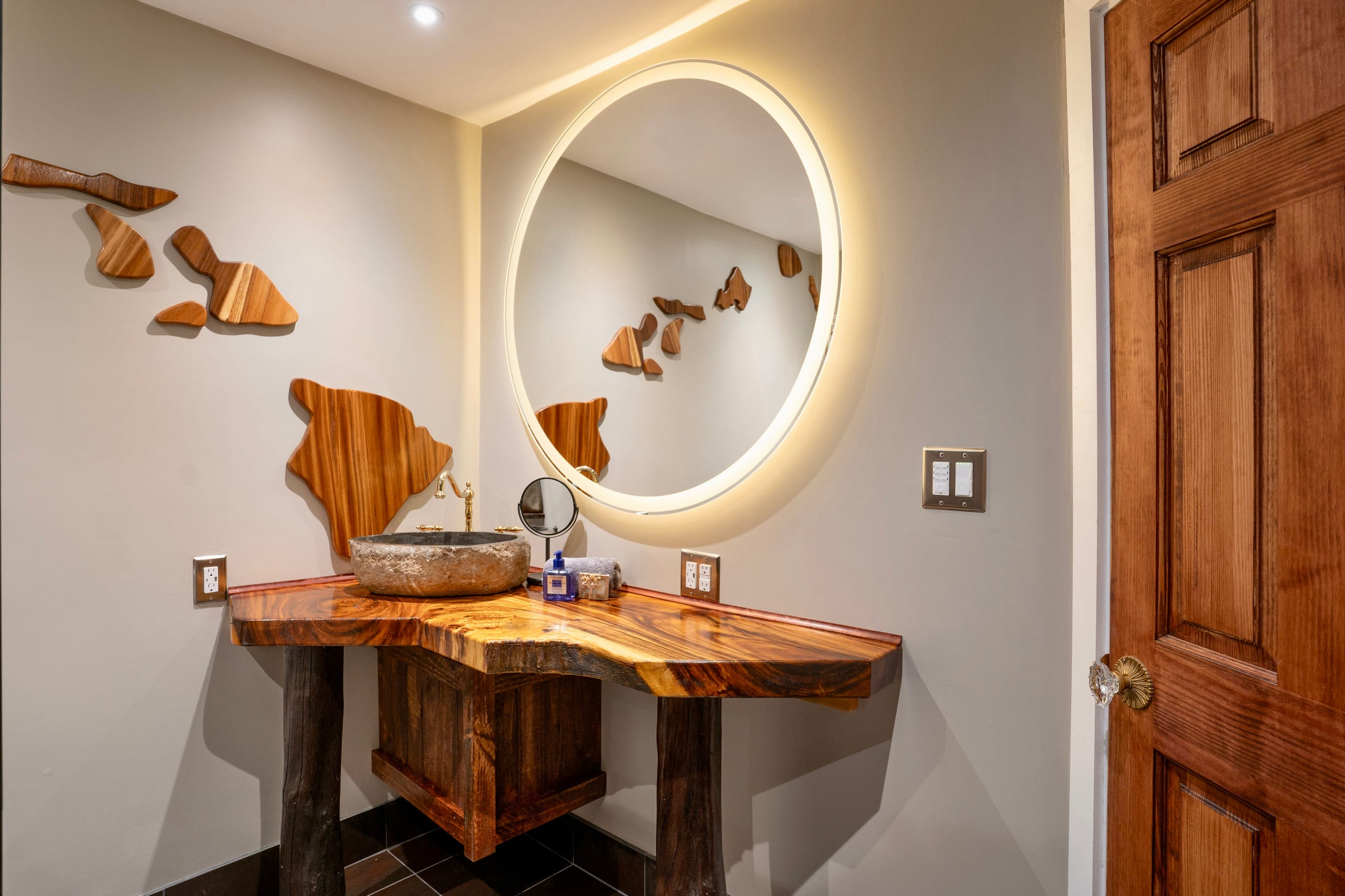 Condo in Kahuku · ★4.92 · 1 bedroom · 2 beds · 2 shared baths - Image 13