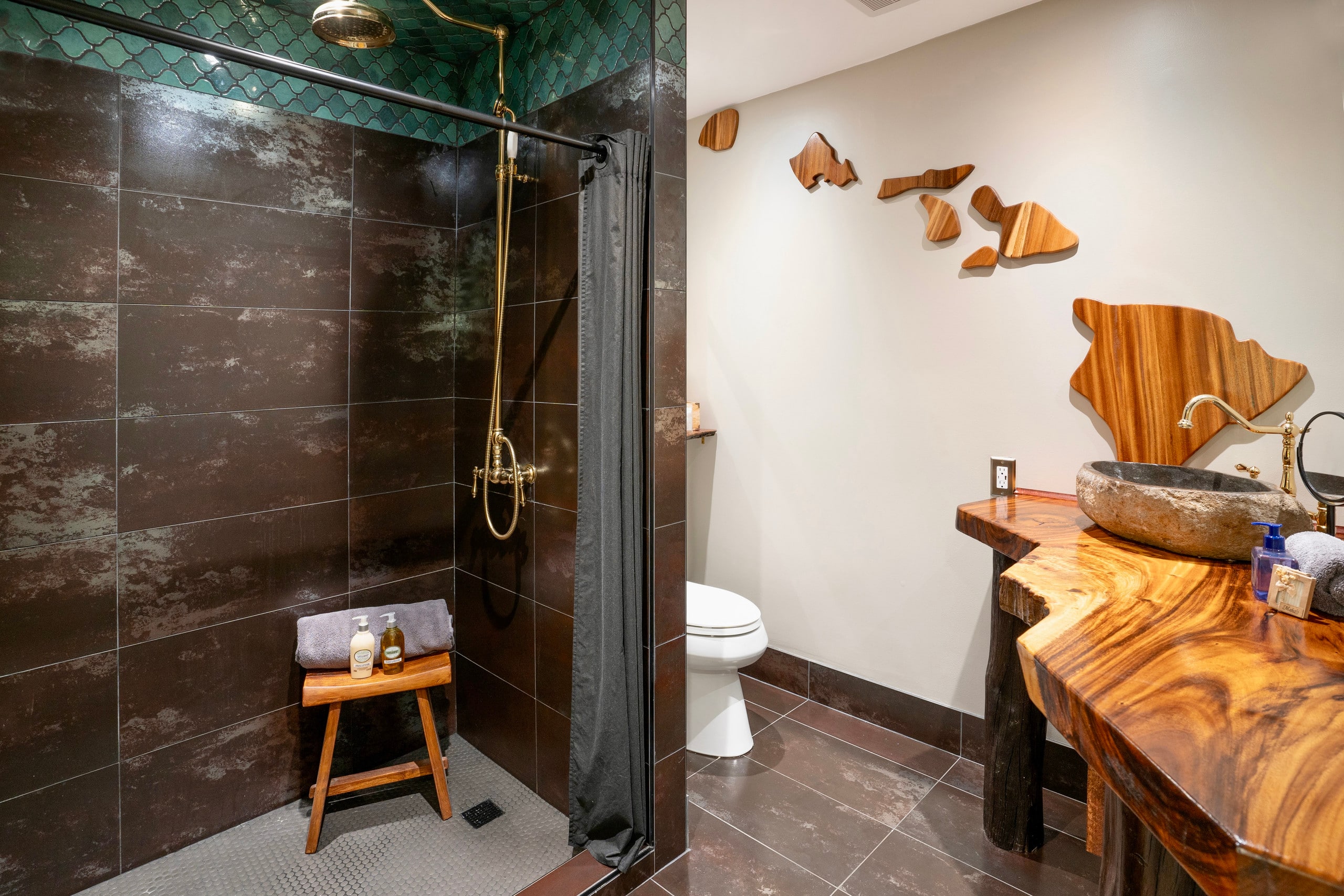 Condo in Kahuku · ★4.92 · 1 bedroom · 2 beds · 2 shared baths - Image 11