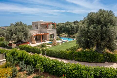 Rosemary villa,Huge private pool,Garden,Near beach