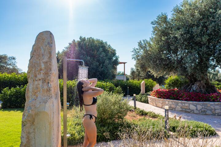 Rosemary villa,Huge private pool,Garden,Near beach gallery image 5