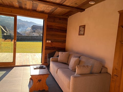 Successful Airbnb property: Apartment in Charming Chalet with Balneo Pool in Taninges