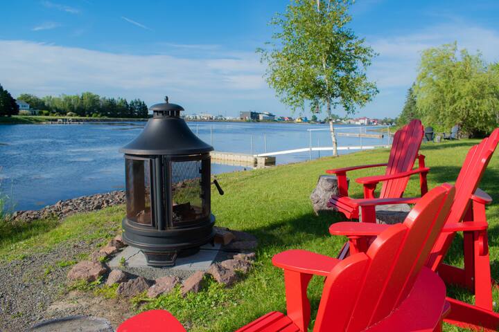 All-season waterfront 4-bedroom in Shediac gallery image 3