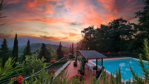 Bellosguardo - Tuscan hill, sunsets & private pool