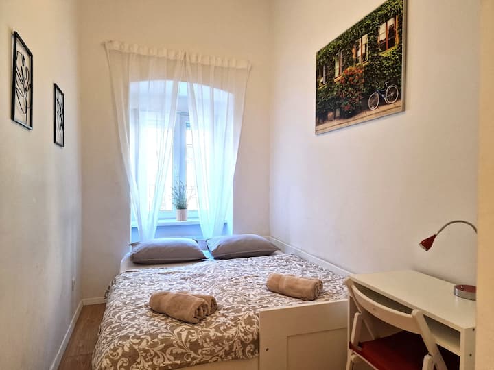 غرفة نوم ثانية ، سرير مزدوج