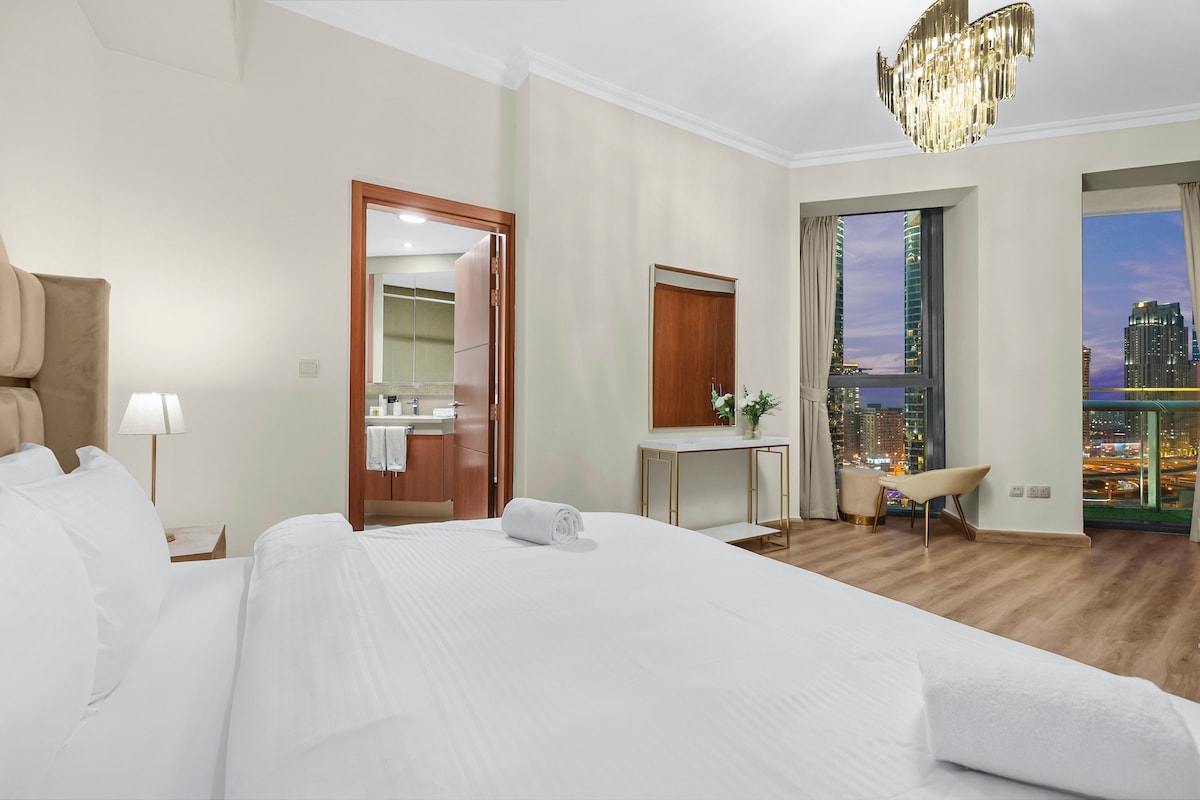 2 Bedroom Furnished Apartment with Skyline View | Burj Vista 4
