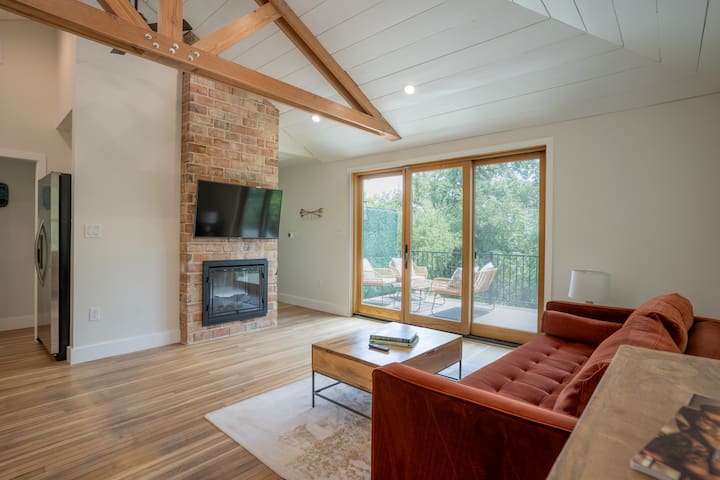 2 Houses, 1 Property Craftsman/Carriage