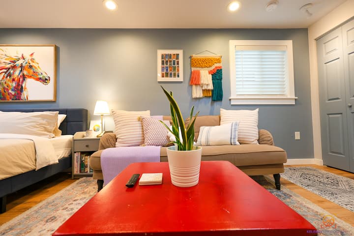Sweet Retreat | Garden & Bunnies | Long/short Stay - Cougar Mountain Zoo, Issaquah