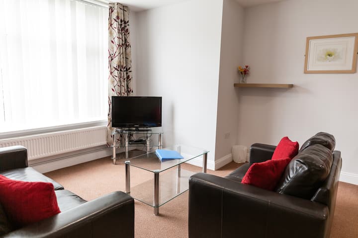 Flat 2 - Tamarisk Court - Weymouth