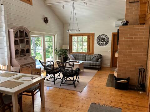 Top performing Airbnb: Cozy log house with forest spa in Turku