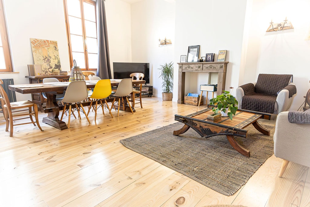 Popular Airbnb listing: Gîte 3* Le Grand Fux : Charming townhouse in Foix