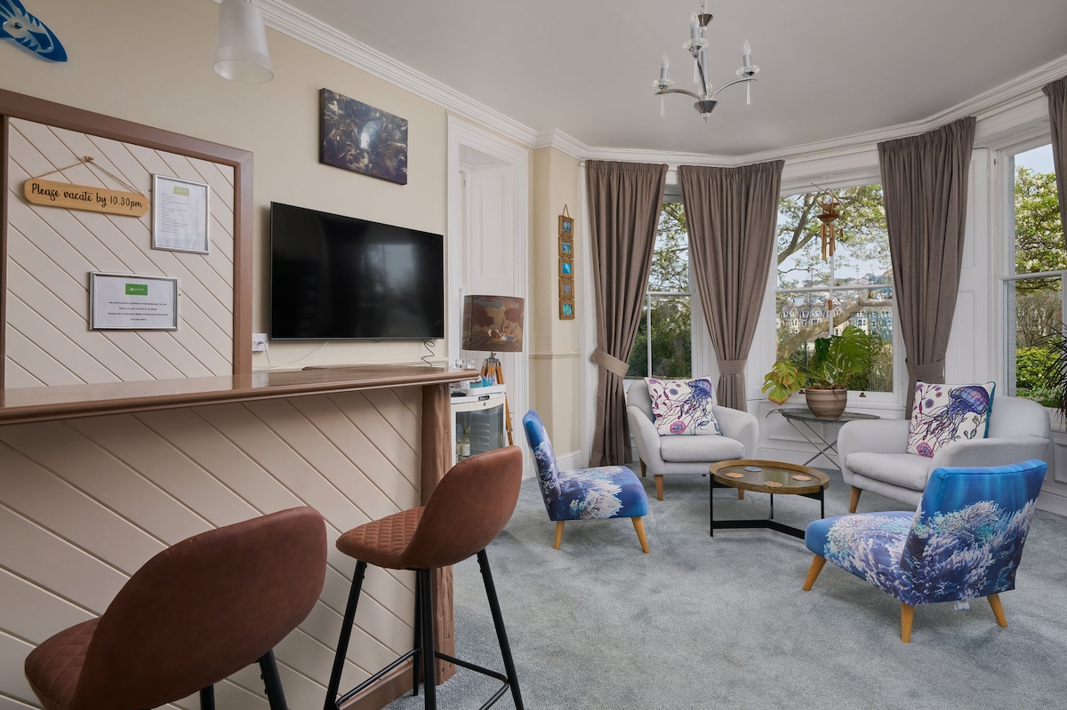 Top Airbnb: Spacious Georgian Farmhouse and garden, Ilfracombe in Ilfracombe