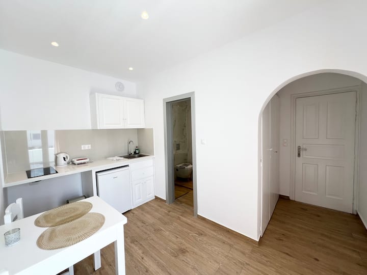 Apartment For 3 In Ornos - Steps From The Beach - Mykonos