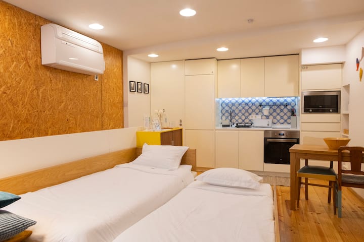 2 camas de solteiro no sofá
2 jednolôžka na pohovke