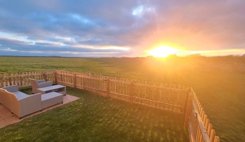 Popular Airbnb listing: *Beside the sea* - child and dog friendly home in Bacton