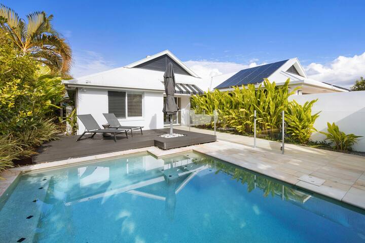 Noosa, Canal Side 4 bedroom Home With Pool! gallery image 5