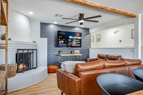Popular Airbnb listing: Steps to River | Pet Friendly | Sleeps 10 | Views in Lake Havasu / Kingman