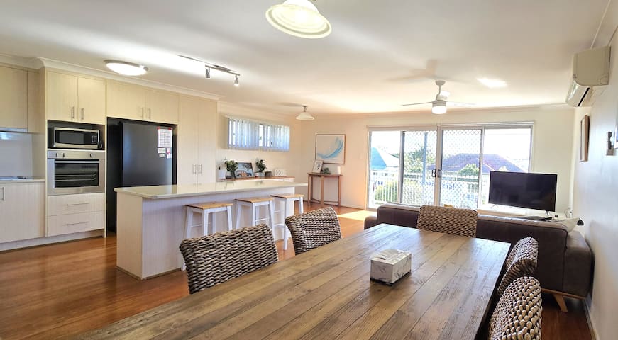 Drayton Apt Upstairs (SEQ) – 3 bedroom 2 bathroom