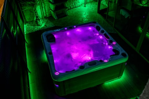 Le Logis du Marquis Jacuzzi Pool Table Foosball Sauna