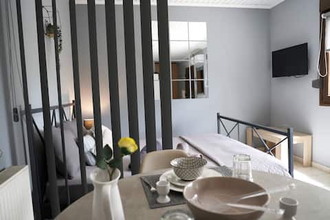Gorgeous guesthouse (500m from sea-free parking)
