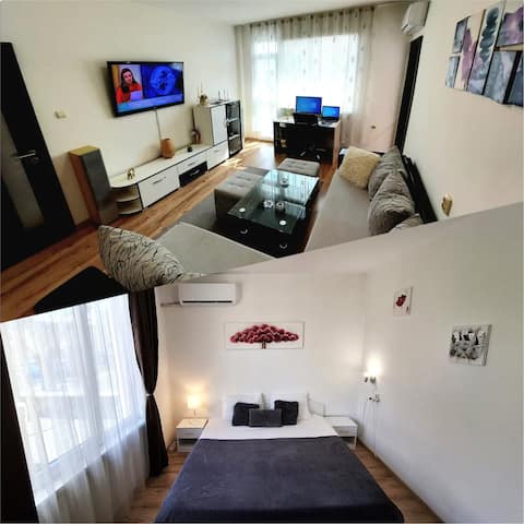 Center, 3 Rooms, 1st Fl, AUBG, 3TVs200+, PC+WiFi
