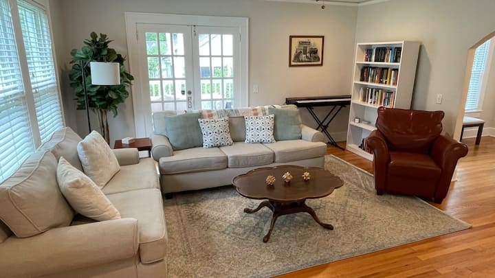 1920s Bungalow - Private Garden, Close To Downtown - Greenville, SC
