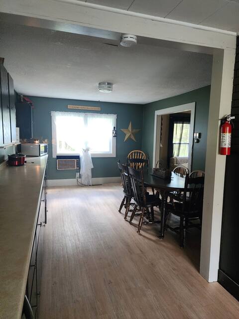 4 Bedroom House, trail Access Atv & Snowmobile