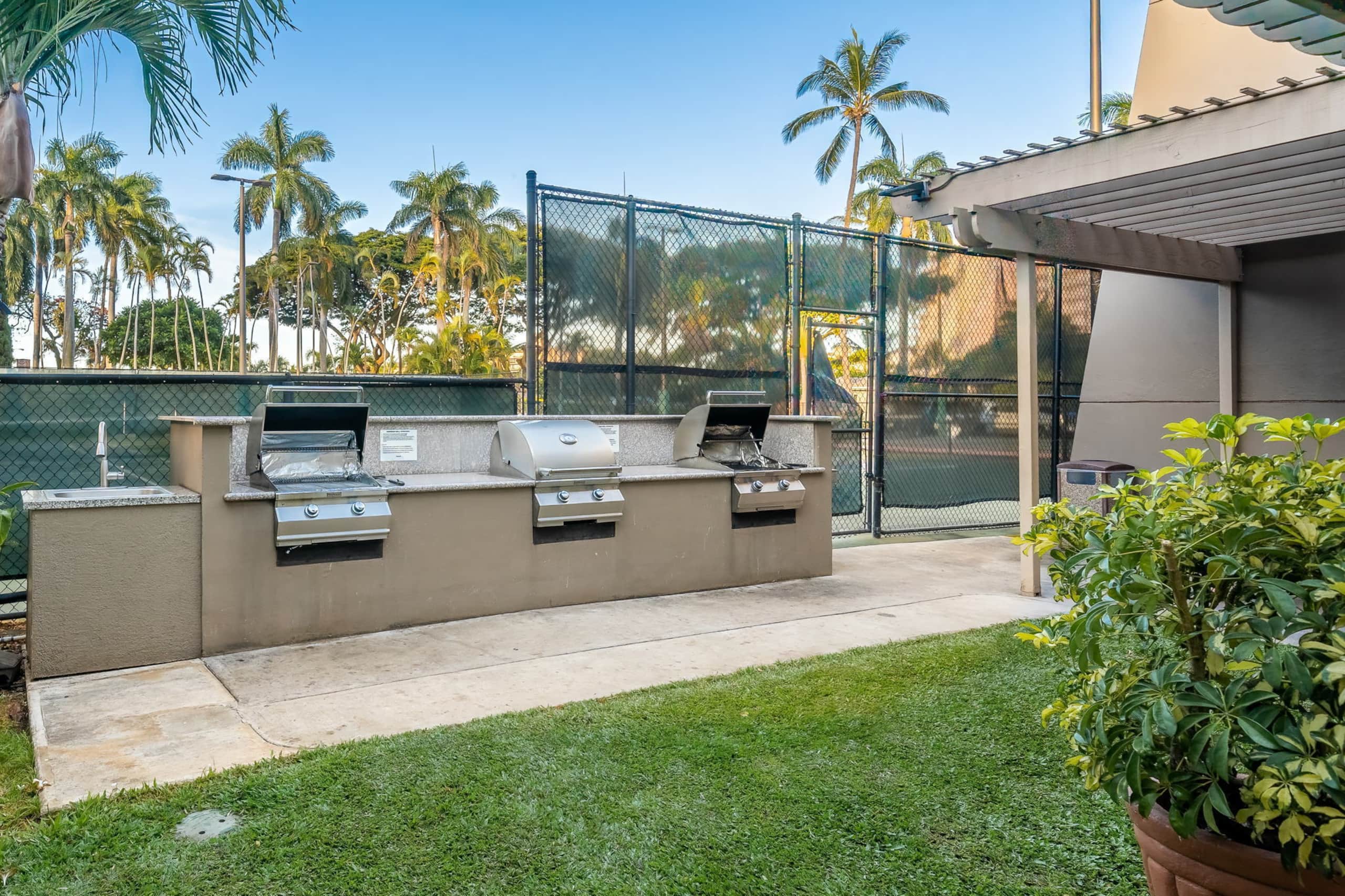 Condo in Lahaina · ★4.85 · Studio · 2 beds · 1 private bath - Image 75