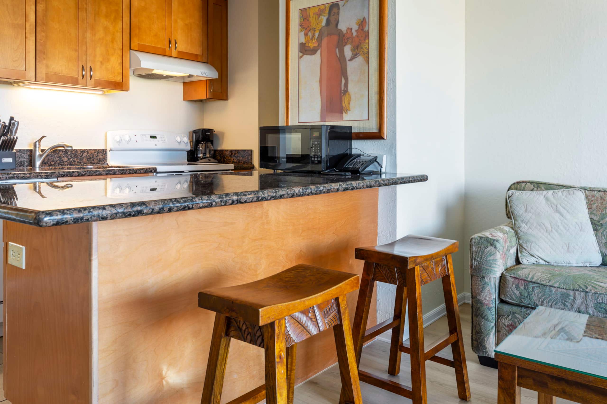 Condo in Lahaina · ★4.85 · Studio · 2 beds · 1 private bath - Image 13