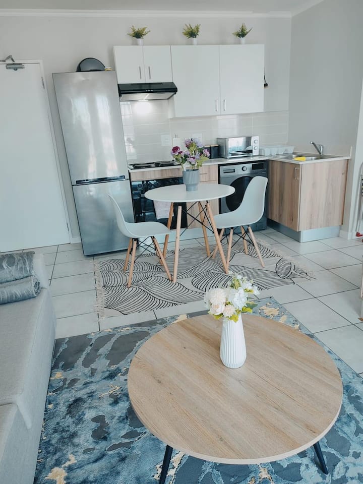 Lovely 1 Bedroom Apartment In Secure Estate - Boksburg