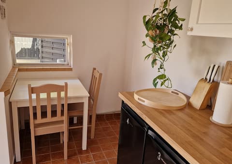 Cozy 2-bed guest room WiFi Stegna
