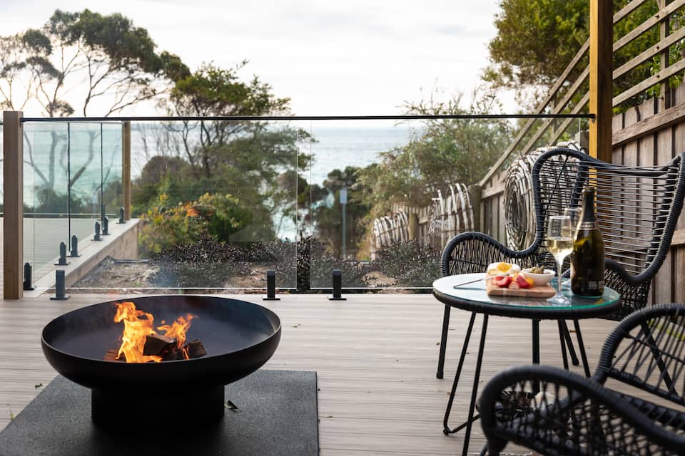 Humbugs, a beach house on the Bay of Fires, Binalong Bay, Tasmania, Australia, photo 1 of 10