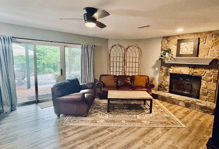 2 Br Hidden Gem W/ Pool 15 Min From Lanier Islands - Flowery Branch, GA