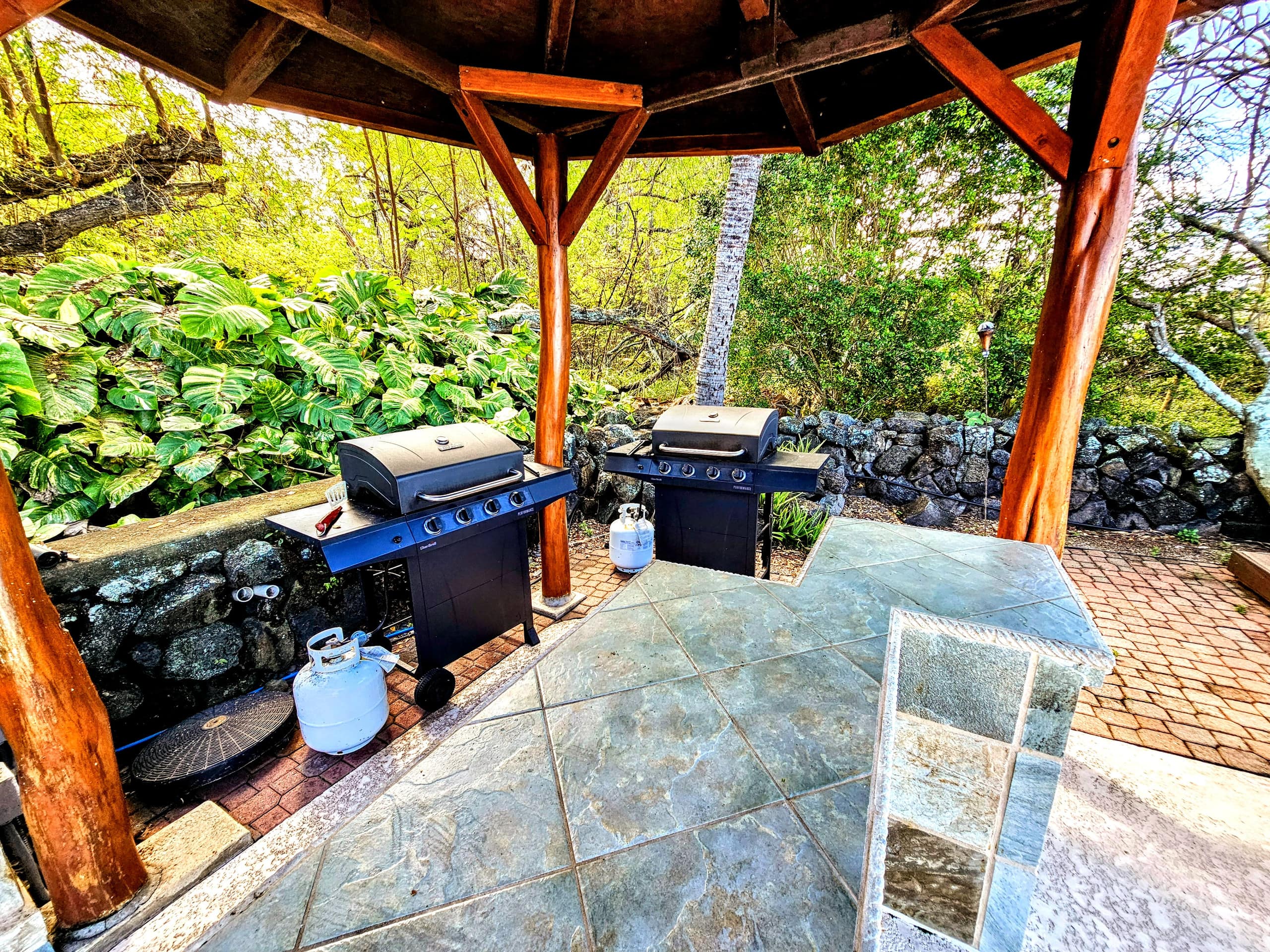 Condo in Kailua-Kona · ★4.87 · 2 bedrooms · 3 beds · 2 baths - Image 25