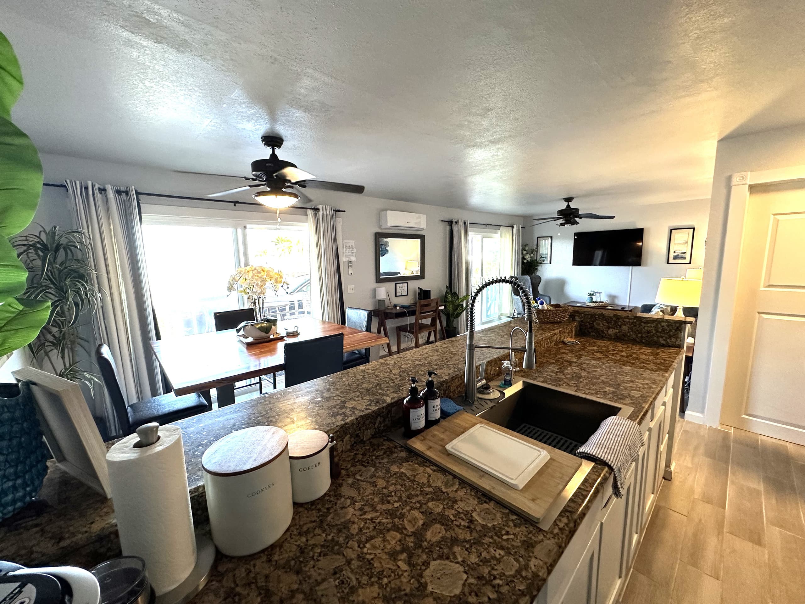 Condo in Kailua-Kona · ★4.87 · 2 bedrooms · 3 beds · 2 baths - Image 6