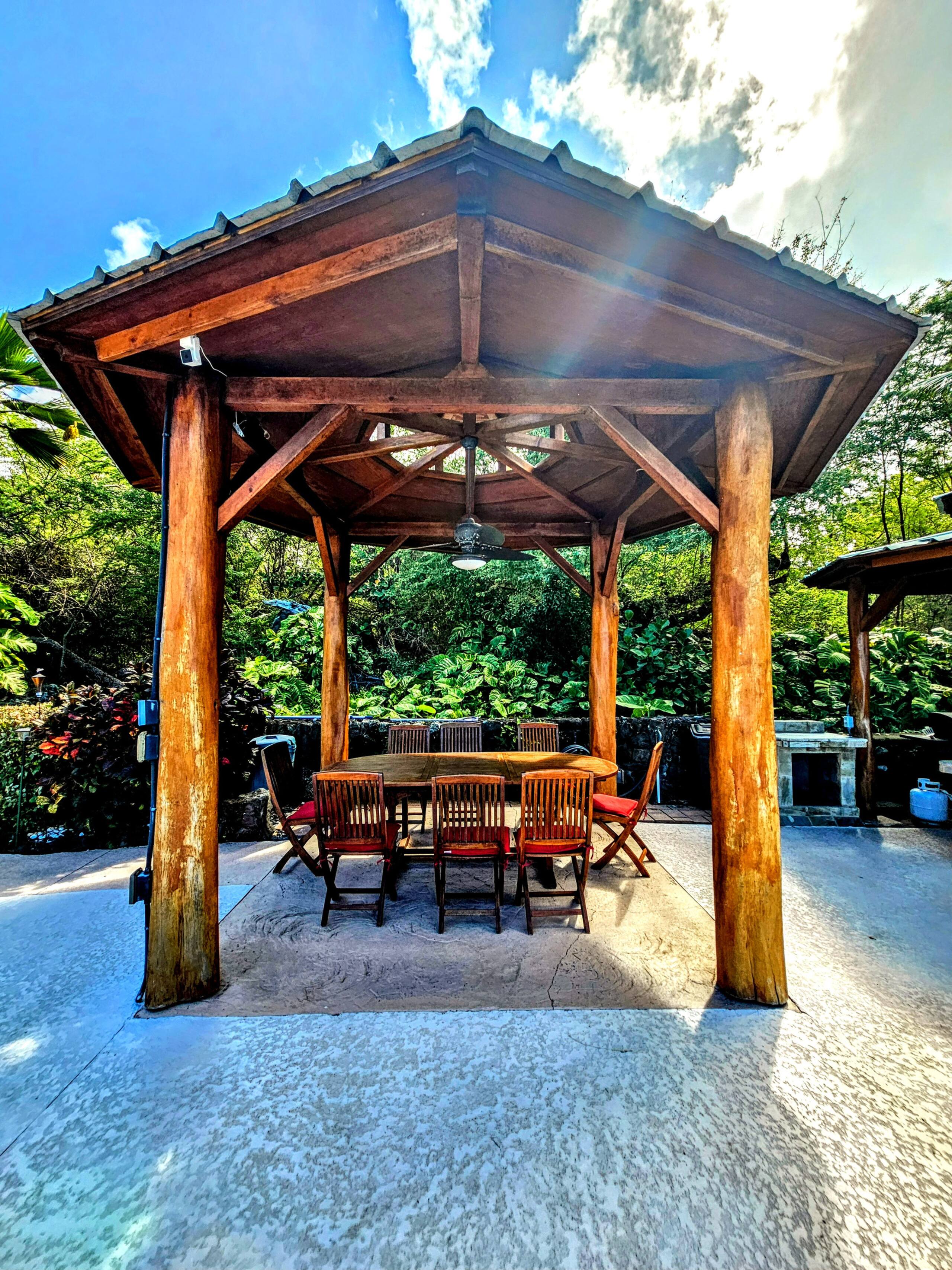 Condo in Kailua-Kona · ★4.87 · 2 bedrooms · 3 beds · 2 baths - Image 23