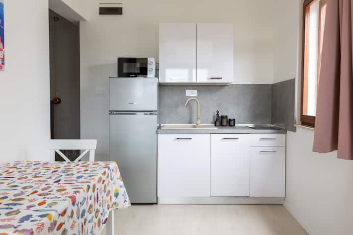 Makarska Studio W/ Free Parking + Kitchenette - Baška Voda