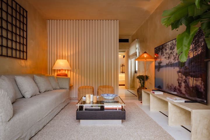 Amazing Pool Pavilion with Private Heated Pool gallery image 2