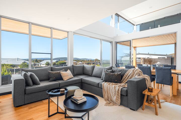 The Lookout, Albany Holiday House gallery image 2