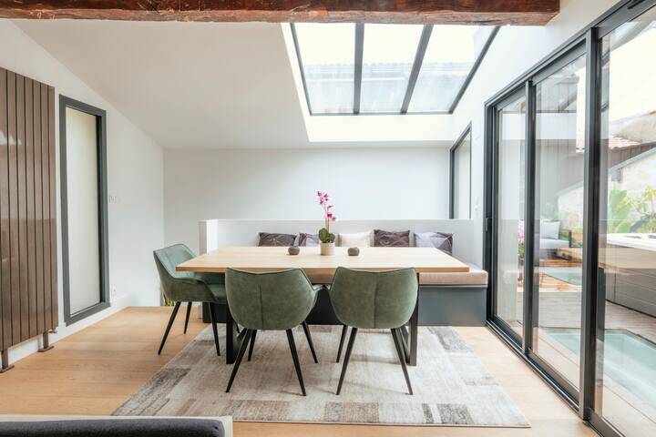 Villa Rousseau – Jacuzzi and Cinema in Bordeaux gallery image 5