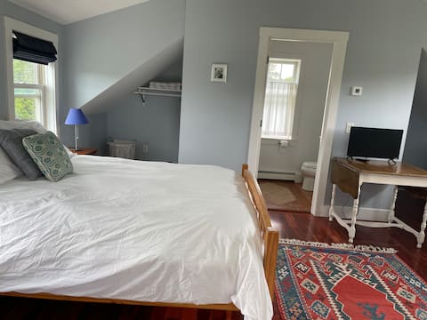 Successful Airbnb property: Quiet Studio, Near Cisco and Town in Nantucket