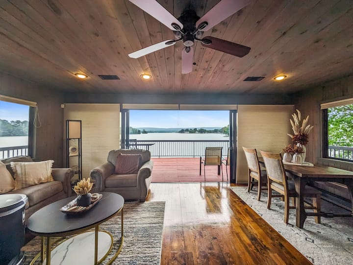 Cheerful 1-bedroom 2-bath Lake House Experience!!! - Lake Hamilton, AR