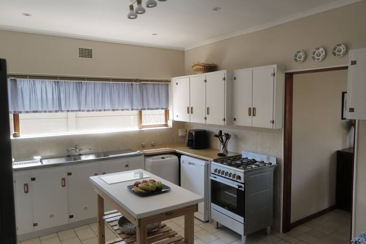 *Winter Promo* Private Pool. Near the beach. gallery image 4