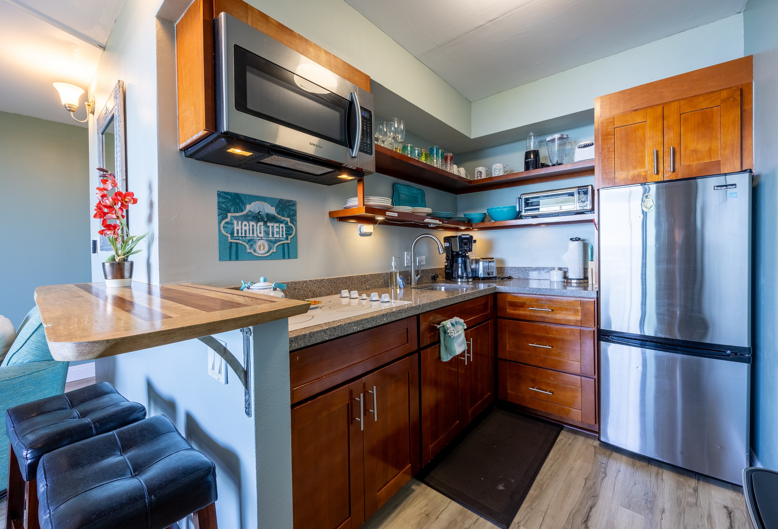Condo in Lahaina · ★4.94 · 1 bedroom · 1 bed · 1 private bath - Image 4